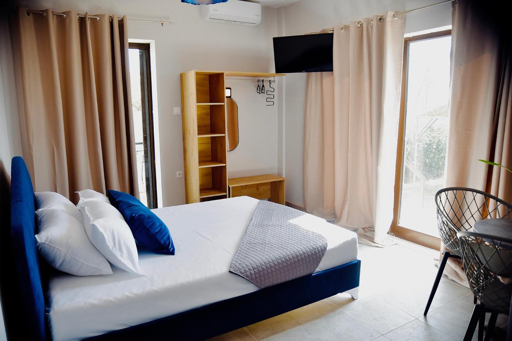 Room Nine 9 Beachfront Apartments Nea Kallikrateia Exterior foto