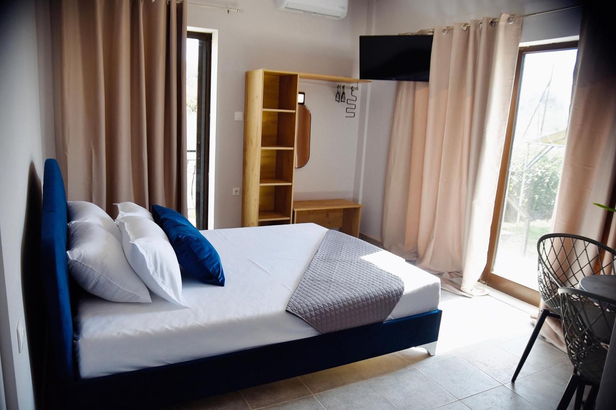 Room Nine 9 Beachfront Apartments Nea Kallikrateia Exterior foto